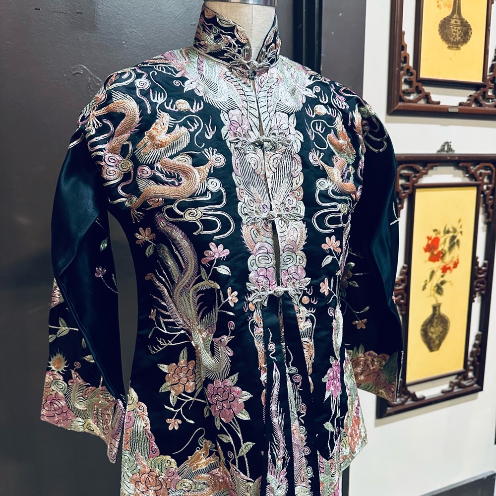 Vintage Pre-1960s RARE Wong Chow Embroidery Jacket with Dragon / Phoenix Design